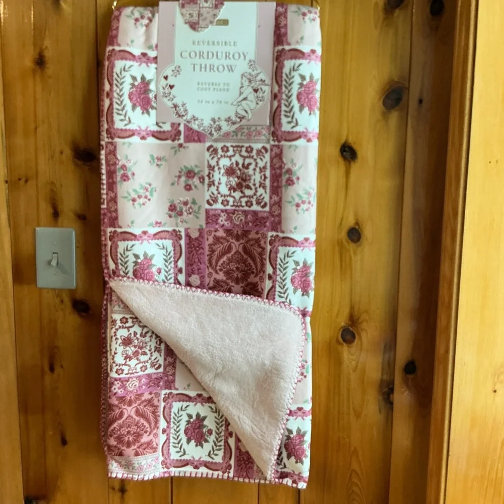 ENVOGUE Reversible Corduroy Valentine Throw with Floral Patchwork Design